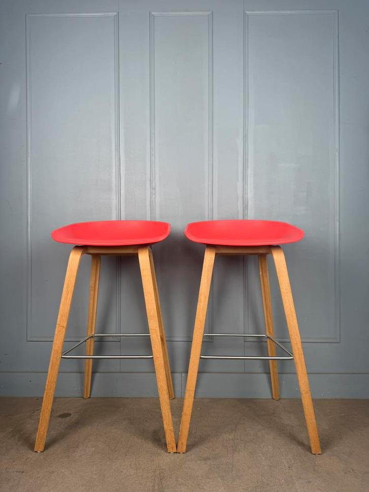 4 HAY About A Stool AAS32 design barkrukken, Huis en Inrichting, Barkrukken, Zo goed als nieuw, 60 tot 90 cm, Hout, Kunststof