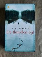 R.n.morris de fluwelen bijl, Boeken, Gelezen, Ophalen of Verzenden