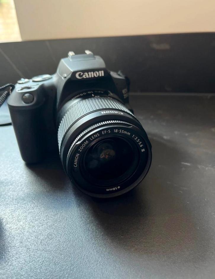 Canon EOS 250D Zwart + f/3.5-5.6 DC III, Audio, Tv en Foto, Fotocamera's Digitaal, Zo goed als nieuw, Spiegelreflex, Canon, 8 keer of meer