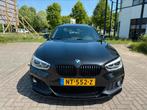 BMW 1-Serie 120i 184pk Aut 2017 Zwart, Auto's, BMW, 1998 cc, Achterwielaandrijving, 74 €/maand, 4 cilinders
