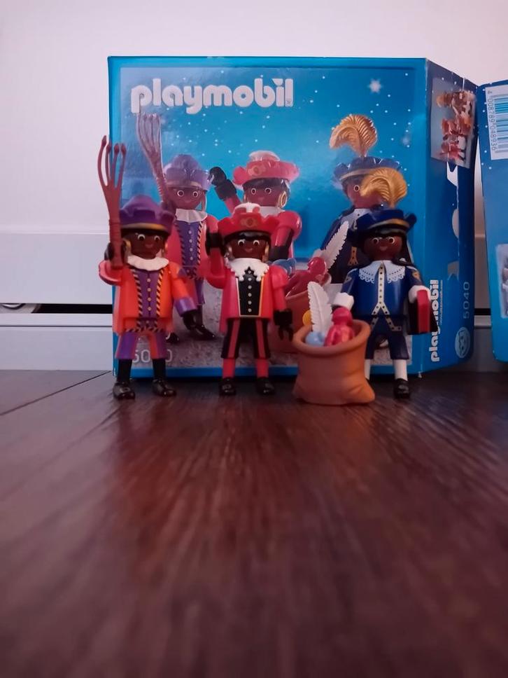 Sinterklaas & Zwarte Piet 4893 en Pakjespieten 5040, Kinderen en Baby's, Speelgoed | Playmobil, Zo goed als nieuw, Complete set