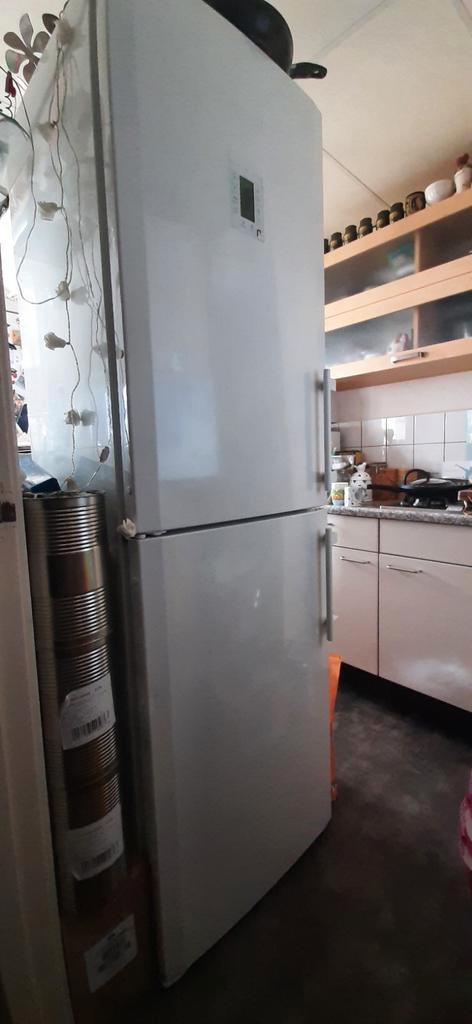 Goede Liebherr vriezer (met erboven niet werkende koeling), Witgoed en Apparatuur, Koelkasten en IJskasten, Gebruikt, Met vriesvak