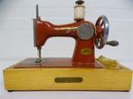 A6556. Kindernaaimachine uit de Sovjet-Unie, Hobby en Vrije tijd, Naaimachines en Toebehoren, Ophalen of Verzenden, Gebruikt, Singer