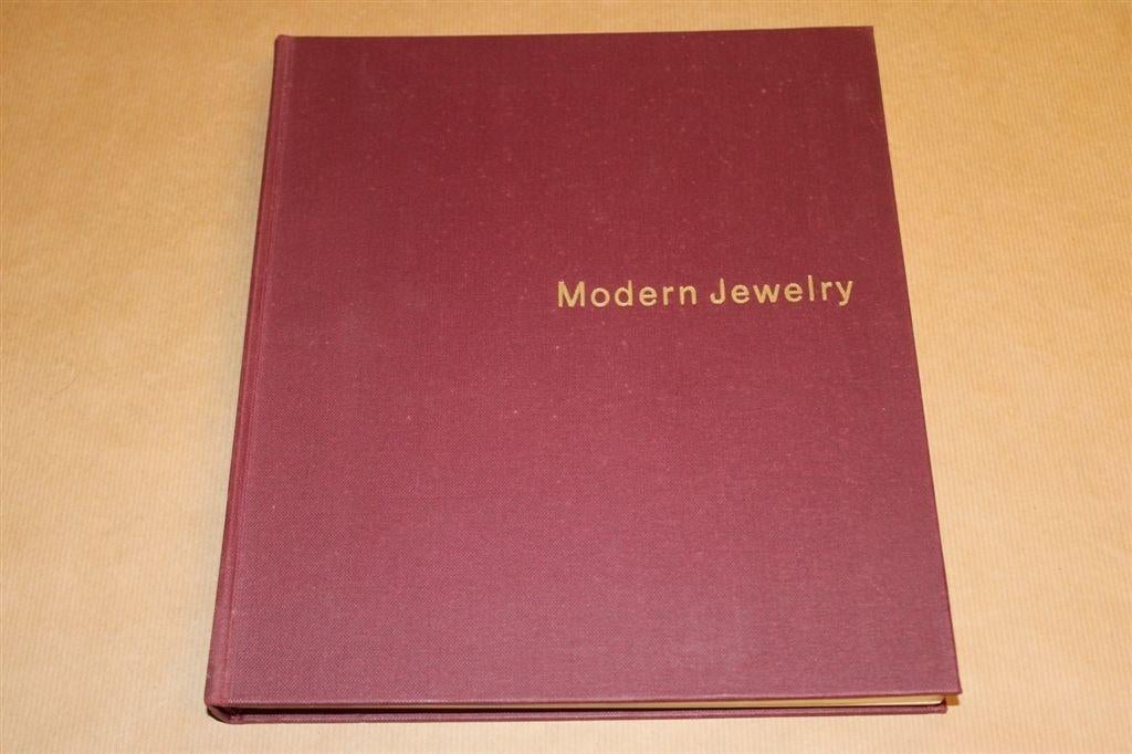 Prachtig boek - Modern Jewelry, Ophalen of Verzenden, Zo goed als nieuw