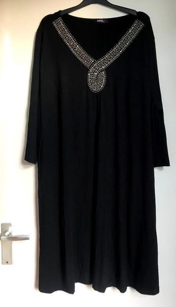 Prachtige Yesta jurk kralen versiering maat 52-54 beschikbaar voor biedingen