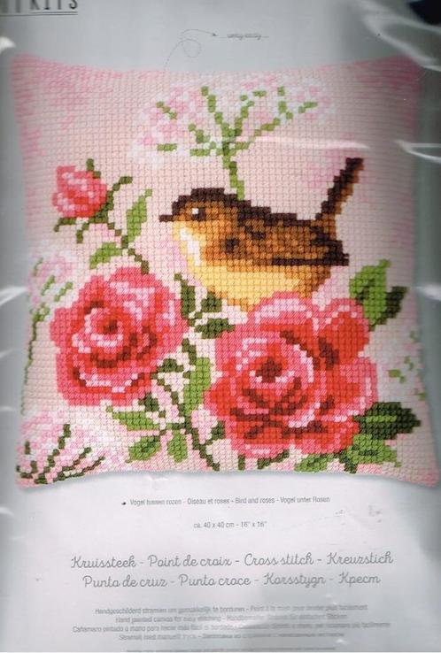 Cado vervaco borduurpakket kussen vogel tussen rozen, Hobby en Vrije tijd, Borduren en Borduurmachines, Nieuw, Borduurpakket, Handborduren