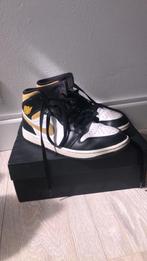 Air Jordan 1 Mid, Sport en Fitness, Basketbal, Schoenen, Ophalen of Verzenden, Zo goed als nieuw