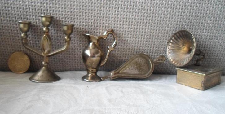 Metalen miniatuur Kandelaar/kannetje/Blaasbalg/ Grammofoon., Verzamelen, Poppenhuizen en Toebehoren, Gebruikt, Gebruiksvoorwerp