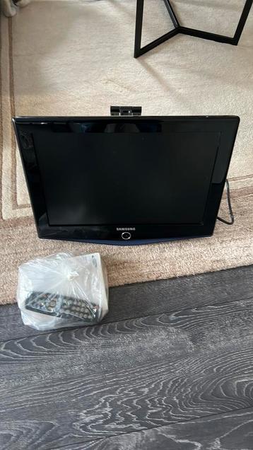 Kleine tv voor op de camping beschikbaar voor biedingen