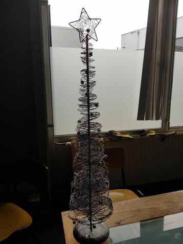 kerstboom beschikbaar voor biedingen