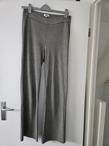 Nette lange high waist broek maat L te koop beschikbaar voor biedingen