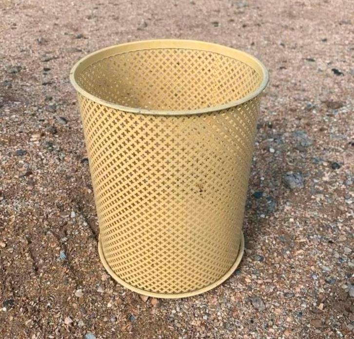 Prullenbak klein prullenbakje Mathieu Mategot Pilastro jaren, Huis en Inrichting, Woonaccessoires | Prullenbakken, Ophalen of Verzenden