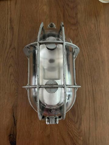 Vintage Kooilamp - Industriële Stijl beschikbaar voor biedingen