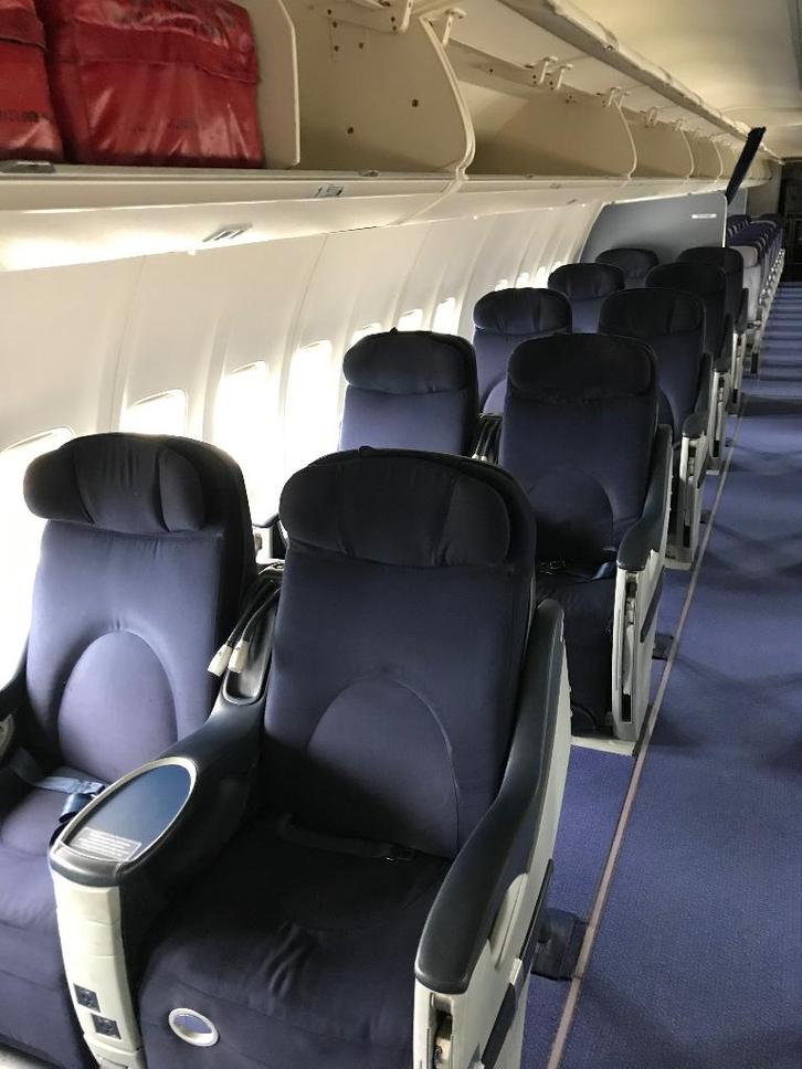 Vliegtuig Business class stoelen., Verzamelen, Luchtvaart en Vliegtuigspotten, Gebruikt, Overige typen, Ophalen