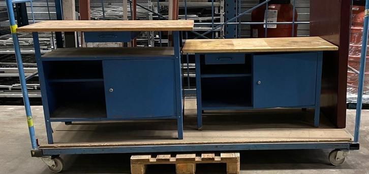 Set van 2 ouderwetse werkbanken metaal frame/houten werkblad, Doe-het-zelf en Verbouw, Werkbanken, Gebruikt, 70 tot 120 cm, Ophalen