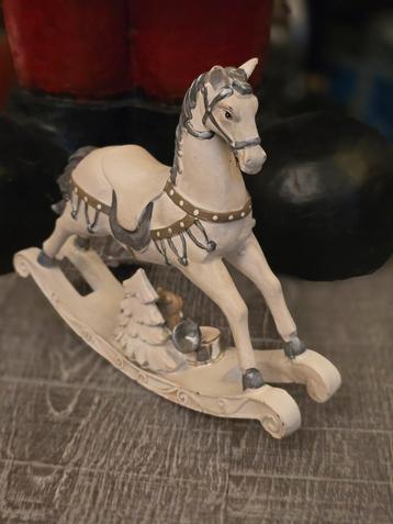 Kerst schommel paardje  beschikbaar voor biedingen
