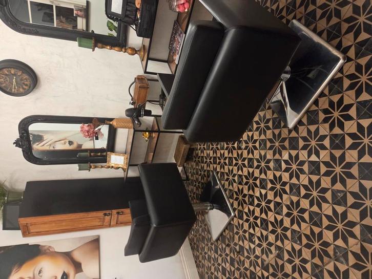 2 kappersstoelen (pompstoelen) en wasbak, Muziek en Instrumenten, Overige Muziek en Instrumenten, Gebruikt, Ophalen of Verzenden