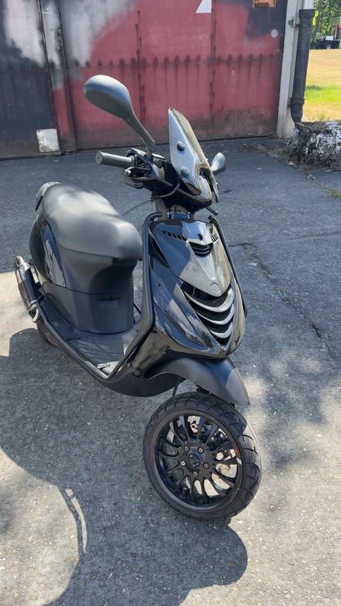 Piaggio zip stage 1 70 a klasse/snor, Fietsen en Brommers, Scooters | Piaggio, Zo goed als nieuw, Zip, Ophalen