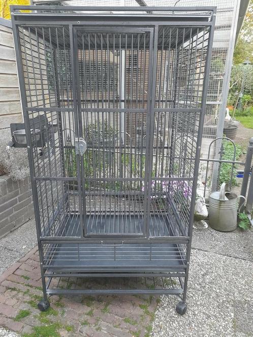 Nette Papegaaien/Kaketoe kooi., Dieren en Toebehoren, Vogels | Hokken en Kooien, Gebruikt, Vogelkooi, Metaal, Ophalen