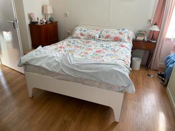 Elektrisch verstelbaar bed 140x210 cm beschikbaar voor biedingen