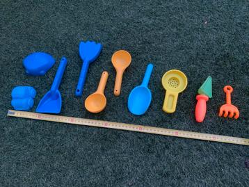 Plastic (zandbak) speelgoed  beschikbaar voor biedingen