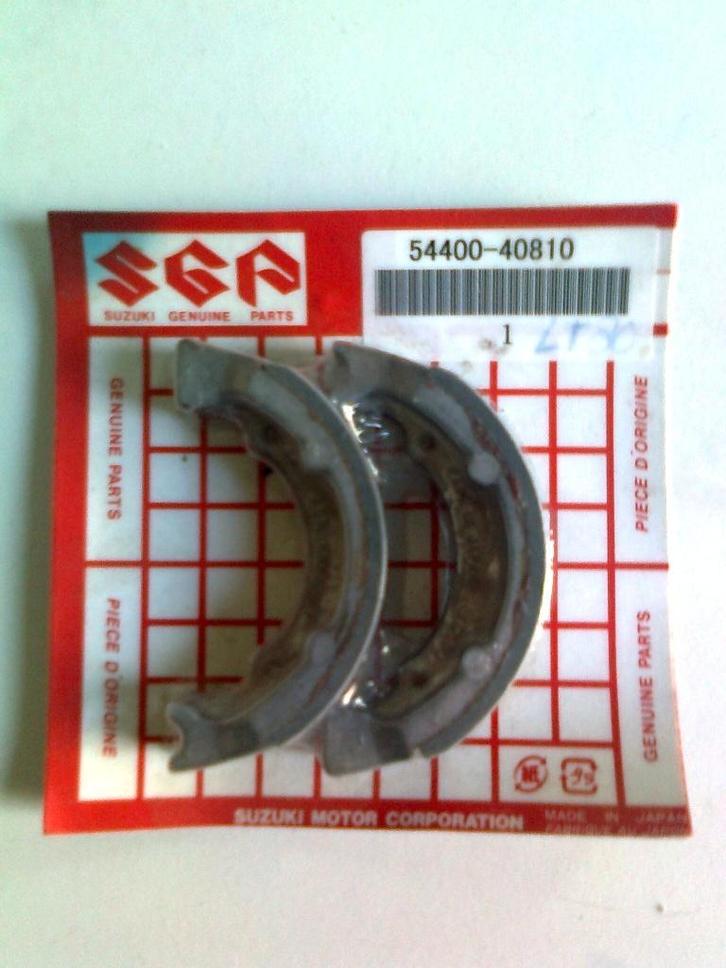 Te koop Voor remschoenen Suzuki LT 80 Quad LT80, Motoren, Accessoires | Overige, Nieuw, Verzenden