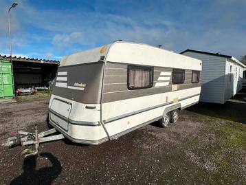 Tour caravan eriba nova♦️ beschikbaar voor biedingen