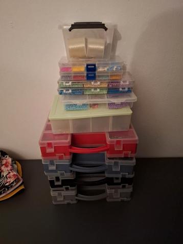 Grote verzameling kralen beschikbaar voor biedingen