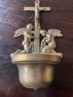 Antiek wijwaterbakje met engelen en kruis, Antiek en Kunst, Ophalen
