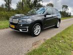 BMW X5 Xdrive 40E Aut8 2015 Grijs|goed onderhouden|opties, Auto's, USB, 4 cilinders, Vierwielaandrijving, Zilver of Grijs