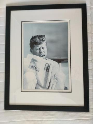 foto J.F. Kennedy in zwarte lijst achter glas beschikbaar voor biedingen