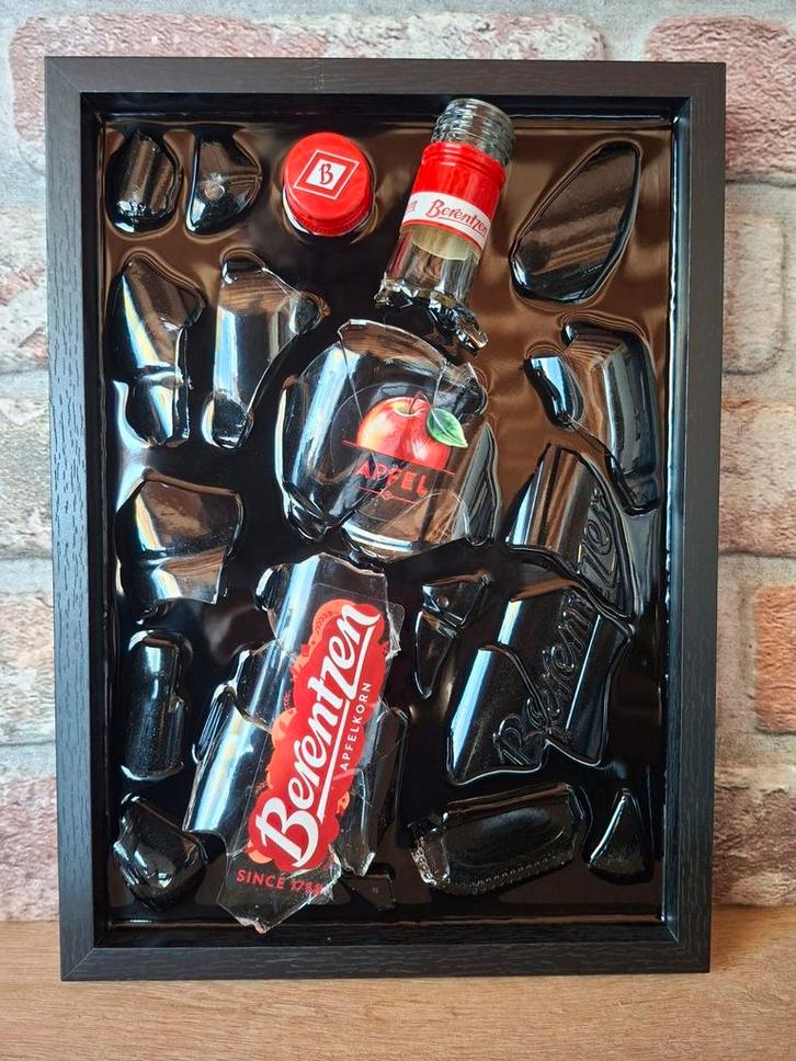 Berentzen Apfelkorn fles verwerkt in een lijst met Epoxy, Antiek en Kunst, Kunst | Schilderijen | Modern, Ophalen of Verzenden