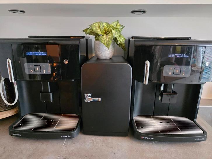 2x Schaerer Joy professionele koffiemachines met koelkast., Witgoed en Apparatuur, Koffiezetapparaten, Gebruikt, Gemalen koffie