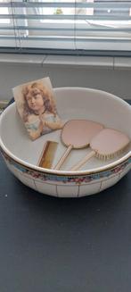 Oude schaal met spiegel, kam en borstel, Antiek en Kunst, Ophalen