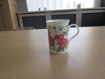 Crown Trent China Staffordshire mok cherry D7,2cm H 10cm beschikbaar voor biedingen