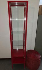 Ikea BIBY glazen vitrinekast met metalen frame cabinet rood, Huis en Inrichting, Kasten | Vitrinekasten, Met deur(en), 25 tot 50 cm