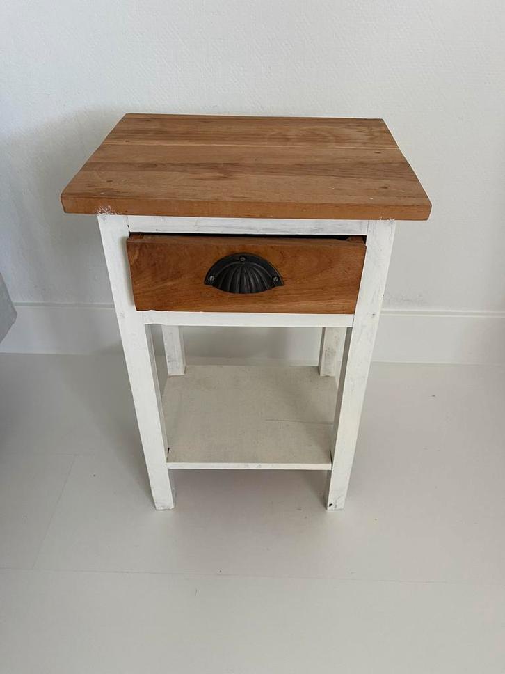 Stoer & speels houten nachtkastje, Huis en Inrichting, Slaapkamer | Nachtkastjes, Gebruikt, Hout, Ophalen