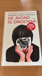 Marieke Lucas Rijneveld - De avond is ongemak. 5 voor €15,-, Boeken, Literatuur, Marieke Lucas Rijneveld, Ophalen of Verzenden