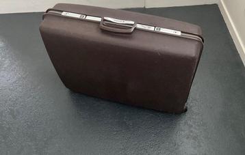 Solide Samsonite koffer met wielen beschikbaar voor biedingen