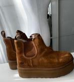 Ugg Platform Neumel Chestnut - Maat 38, Kleding | Dames, Schoenen, Verzenden, Zo goed als nieuw, Bruin, Lage of Enkellaarzen