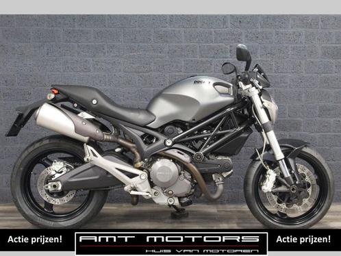 DUCATI M 696 (bj 2010) M696 Mat Grijs, Motoren, Motoren | Ducati, Bedrijf, Naked bike, meer dan 35 kW, 2 cilinders, Minimaal motorrijbewijs A2