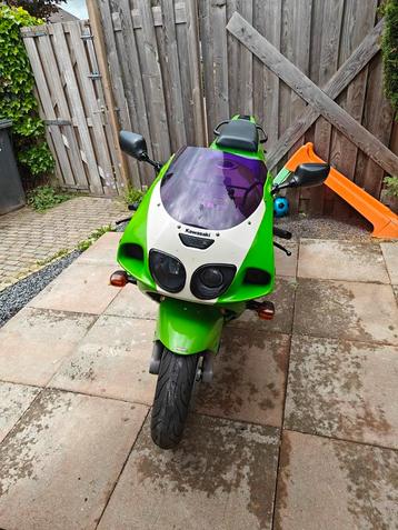 KAWASAKI  zx7-r groen  beschikbaar voor biedingen