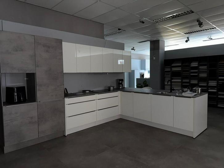 Moderne keuken hoogglans wit nieuw 280x280 incl apparatuur, Huis en Inrichting, Keuken | Complete keukens, Nieuw, Hoekkeuken, Wit