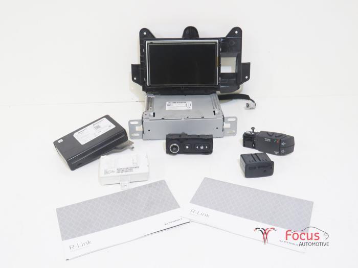 Navigatie Systeem van een Renault Twingo, Auto-onderdelen, Elektronica en Kabels, Renault, Gebruikt, 6 maanden garantie, 12 maanden garantie