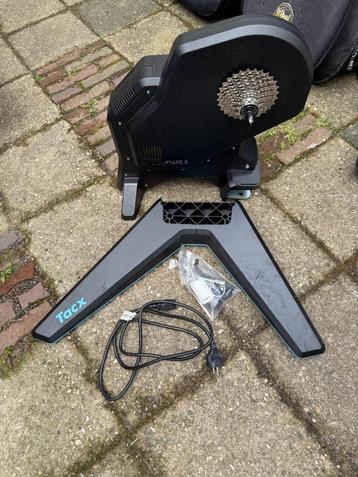Tacx Flux 2 fietstrainer + Shimano 105 cassette beschikbaar voor biedingen