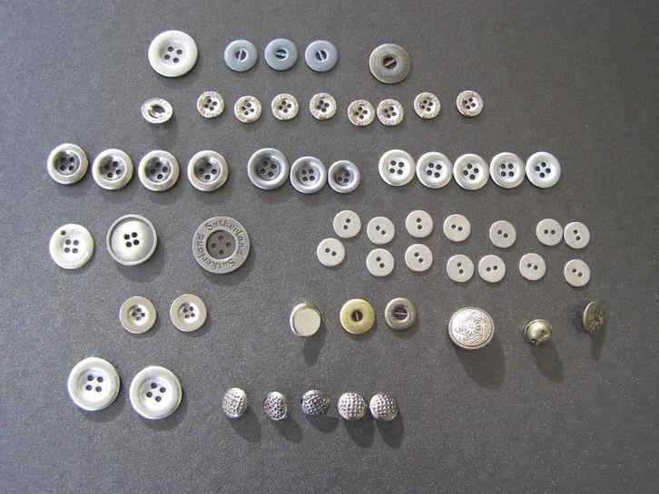 Knopen: Metaal / metaal-look, zilver- en koper; div. maten, Hobby en Vrije tijd, Naaien en Fournituren, Gebruikt, Knoop of Knopen