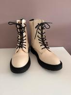 Tamaris Boots Beige Maat 41, Ophalen of Verzenden, Zo goed als nieuw, Beige, Lage of Enkellaarzen