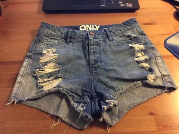 Korte spijkerbroek Only maat 26 (confectie 34, XS) beschikbaar voor biedingen