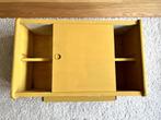 Vintage geel wandkastje, Antiek en Kunst, Ophalen