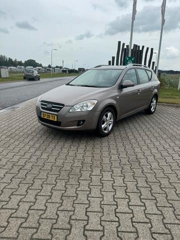 Kia (Pro) Cee d 1.6 Cvvt Sporty Wagon 2008 Beige Clima beschikbaar voor biedingen